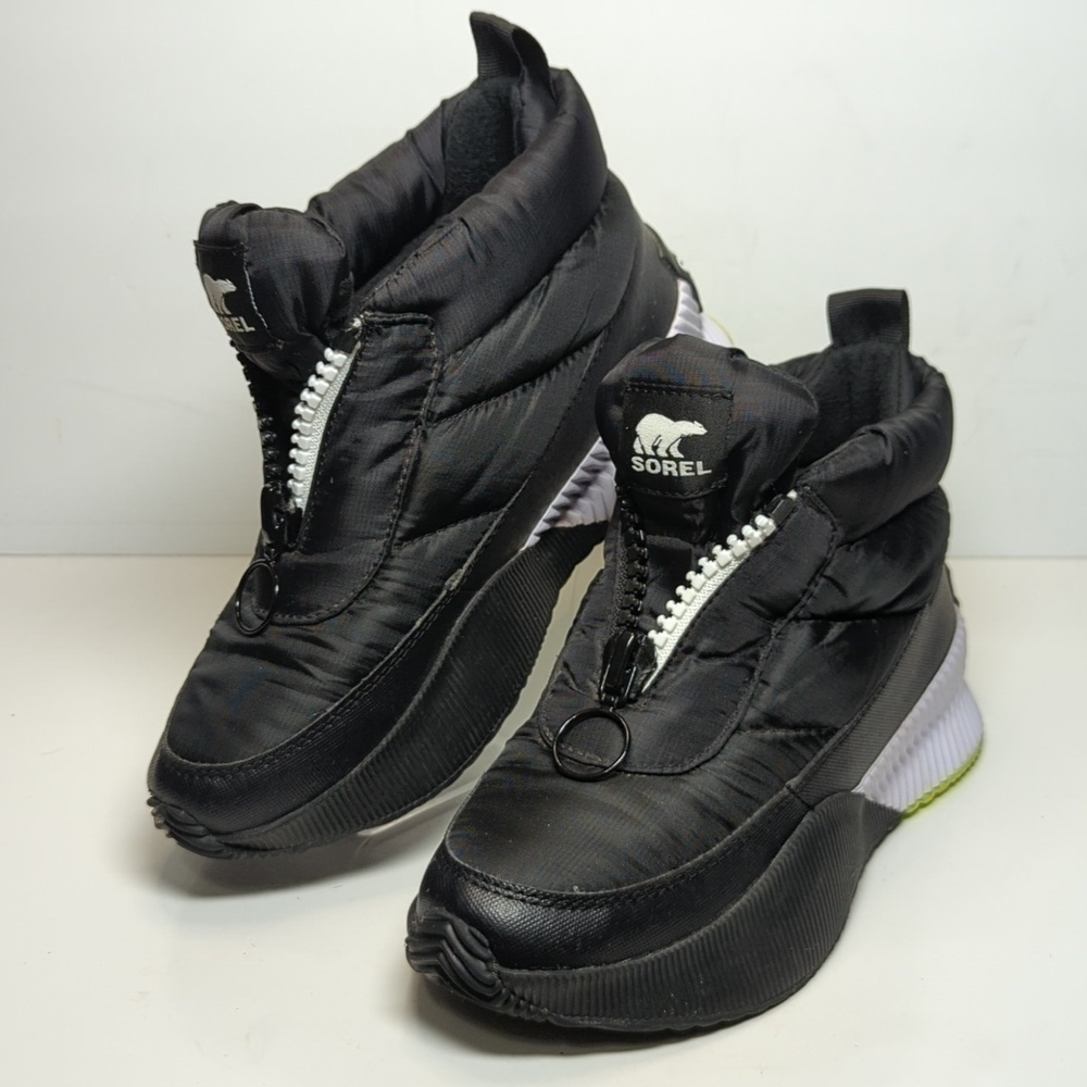 Sorel Out N About III Puffy Zip winter snow boots womans size 6 EU 37